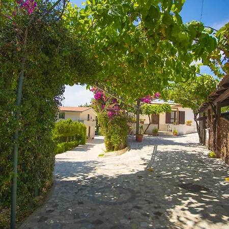Residenza Giancesare Family Apartahotel Paestum